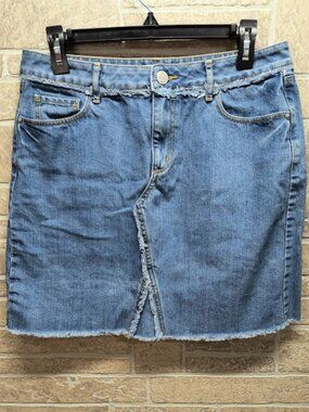 Ann Taylor LOFT Denim Above Knee Skirt Fray Hem and Details Size 6